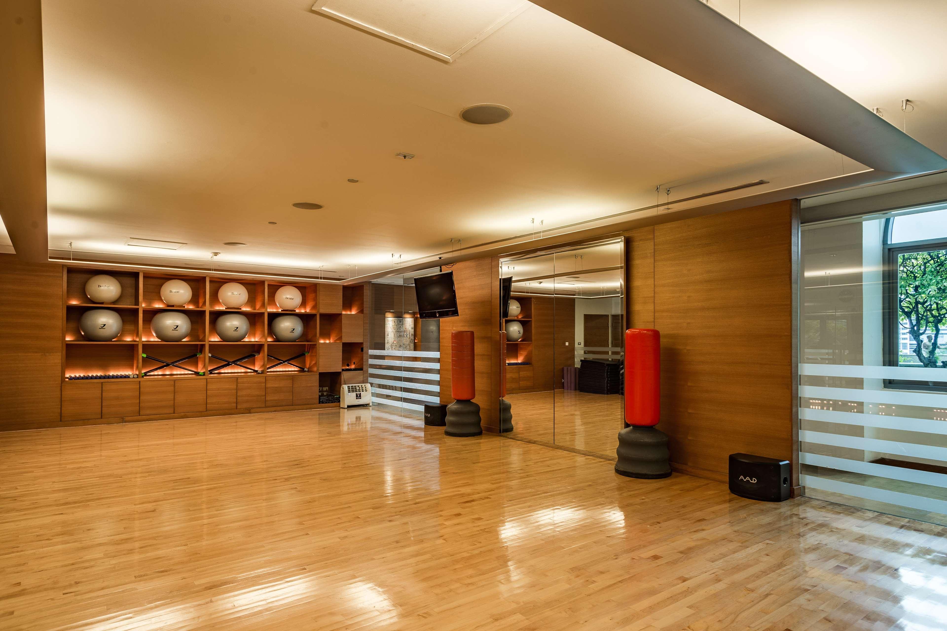 Conrad Bangkok Residences Bagian luar foto