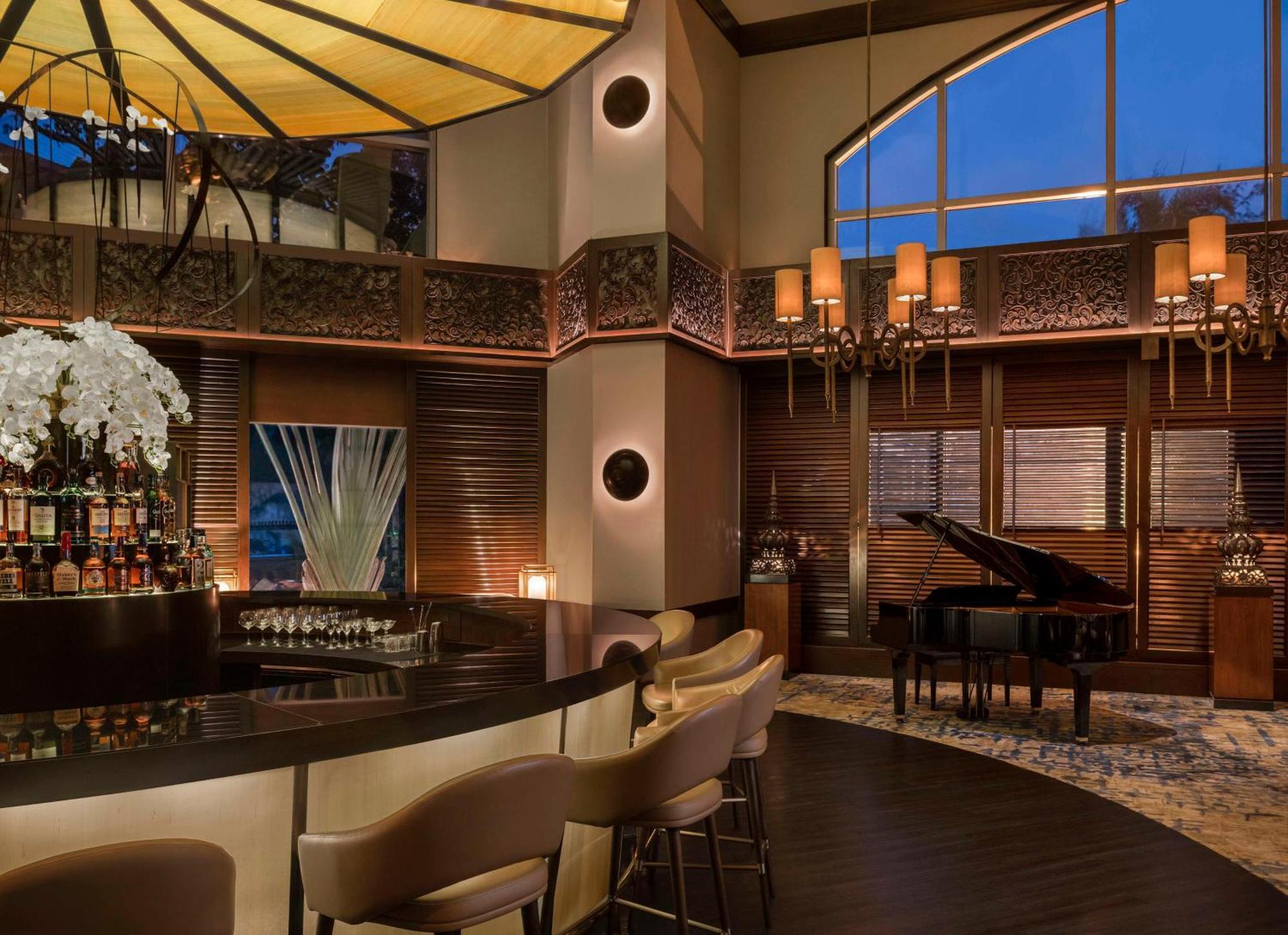 Conrad Bangkok Residences Bagian luar foto
