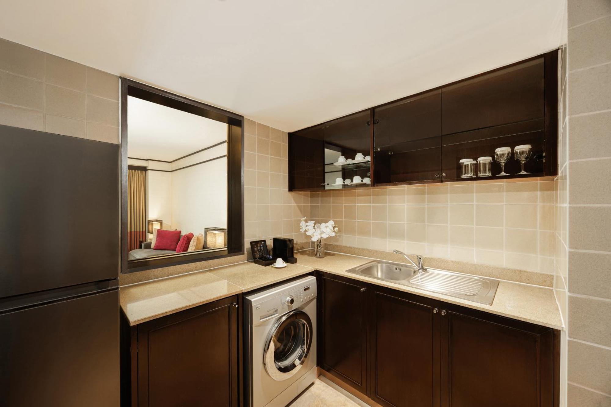 Conrad Bangkok Residences Bagian luar foto